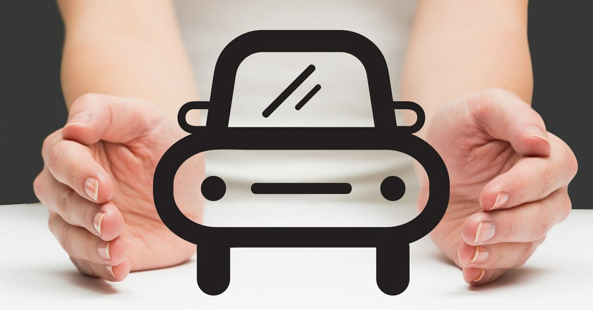 Illustration de deux mains protégeant un pictogramme de voiture noire