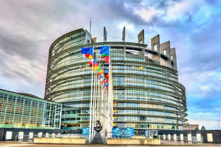Parlement européen à Strasbourg pour l'homologation et le certificat de conformité de voiture