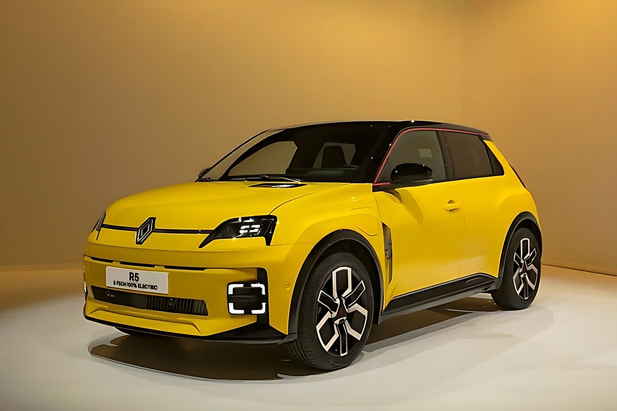 Voiture electrique branchee sur une borne de recharge rapide en courant continu