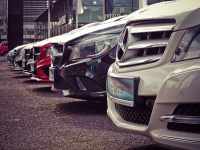 Alignement de voitures d occasion sur un parc automobile pour diagnostic