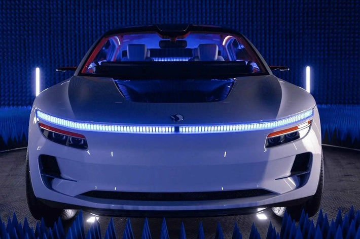 Prototype de voiture electrique et autonome dans un laboratoire de diagnostic