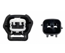 Vue de face d un connecteur et adaptateur de diagnostic a 2 broches pour vehicule Nissan