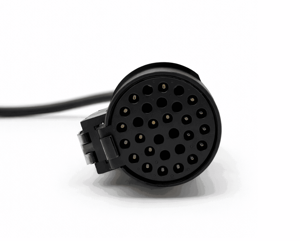 Adaptateur Iveco Trucks 30 broches de diagnostic avec fiche circulaire noire et connecteurs dorés