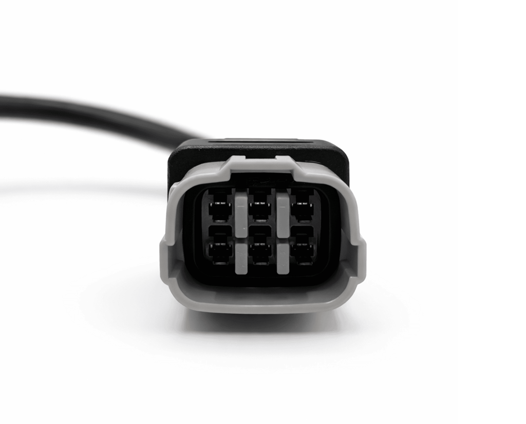 Vue de face du connecteur 6 broches de l adaptateur OBD2 pour moto et scooter Suzuki