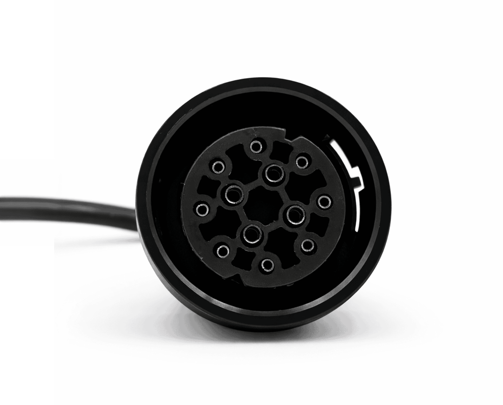Vue de face du connecteur femelle 12 broches pour adaptateur de diagnostic camion MAN