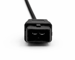 Gros plan sur la connectique d un adaptateur PSA 2x2 broches vers OBD2 pour diagnostic