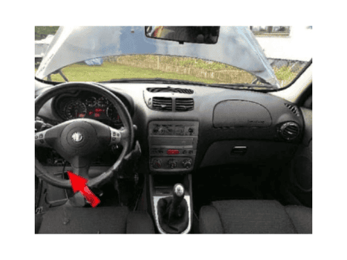 Tableau de bord et volant d une Alfa Romeo 147 pour diagnostic auto