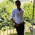 Portrait d'Antoine, collaborateur de l'équipe iCarsoft France en extérieur