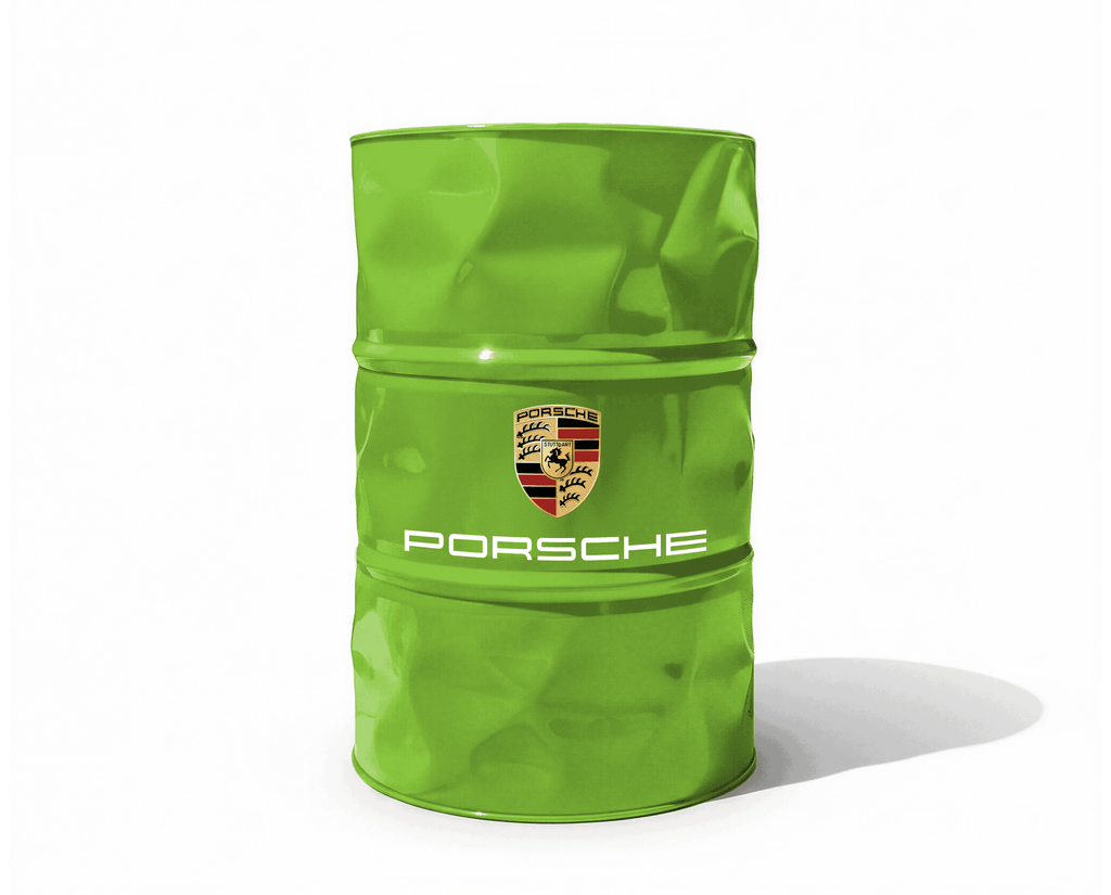 Baril decoratif en metal vert brillant orne du logo officiel de la marque automobile Porsche