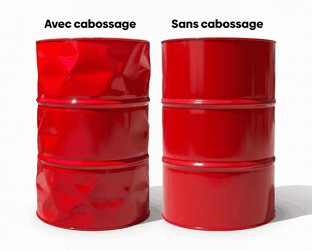 Comparatif entre un baril en metal rouge cabosse et un baril neuf sans aucun defaut