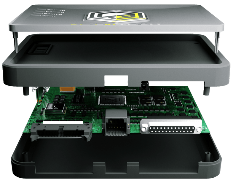 Vue éclatée du boîtier Kess3 Alientech montrant la carte électronique