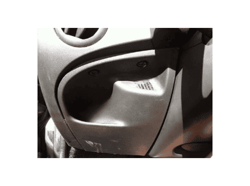 Emplacement du cache de la boite a fusibles de Fiat Punto pour outil de diagnostic