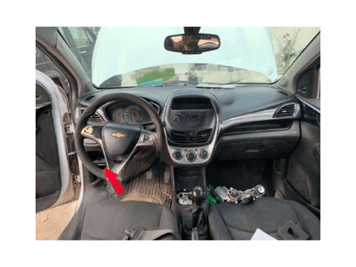 Vue interieure du tableau de bord d une Chevrolet Spark 4 ideale pour diagnostic auto