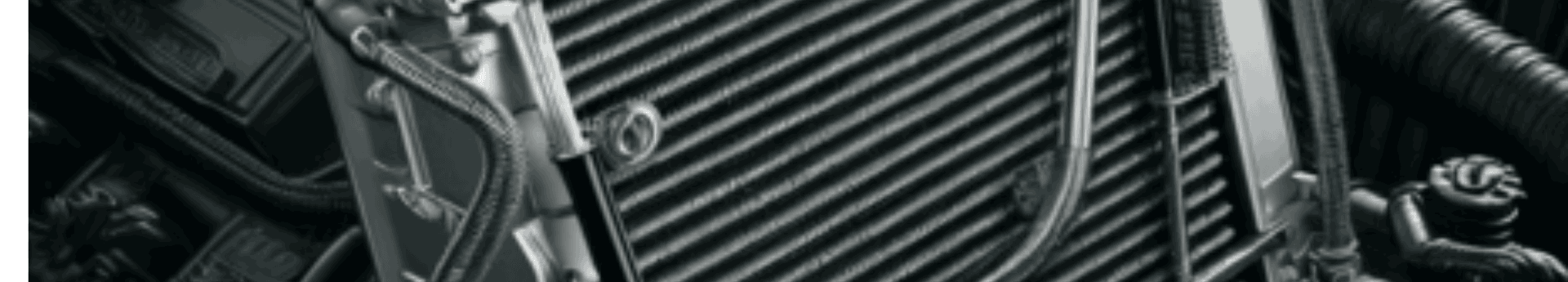 Gros plan sur un radiateur de refroidissement de moteur de voiture de sport