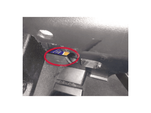Localisation de la prise de diagnostic OBD sous le tableau de bord d une BMW X5 F15