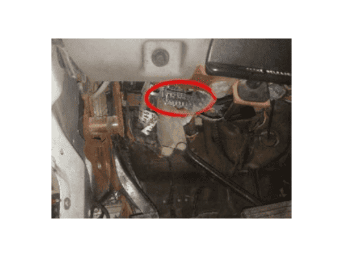 Localisation de la prise de diagnostic OBD sur un Chevrolet Express phase 1