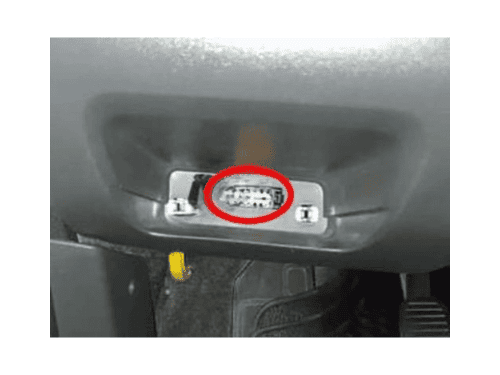 Photo montrant l emplacement de la prise de diagnostic OBD sur une Fiat Fiorino South America