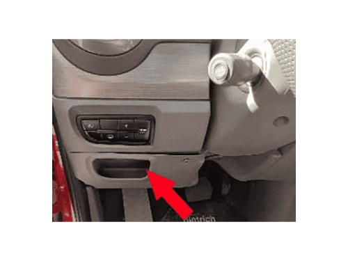 Fleche rouge indiquant le vide poche pour trouver la prise OBD sur Fiat Grand Siena