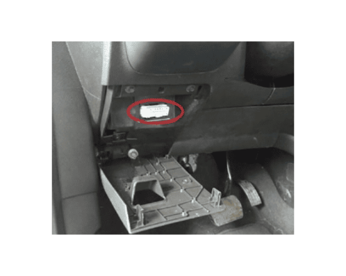 Emplacement de la prise de diagnostic OBD d une Ford Escape 3 sous le tableau de bord