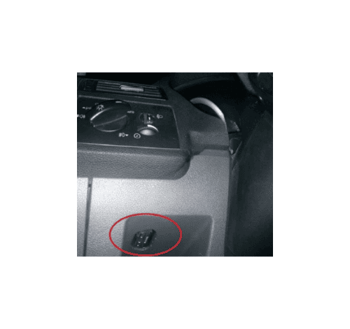Photo de l emplacement de la prise de diagnostic OBD2 sur une Ford Kuga
