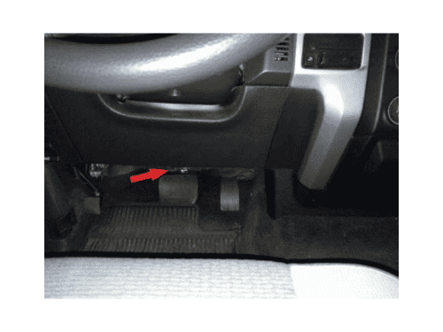 Localisation de la prise de diagnostic OBD sous le pédalier d'une Ford F150