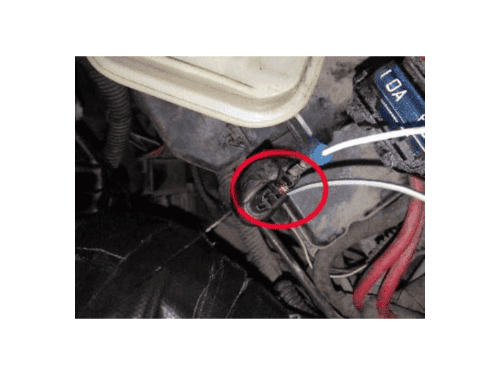 Localisation de la prise de diagnostic OBD sur le moteur d une Fiat Marea