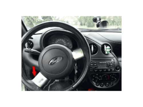Tableau de bord et volant Ford Streetka pour un diagnostic avec outil iCarsoft