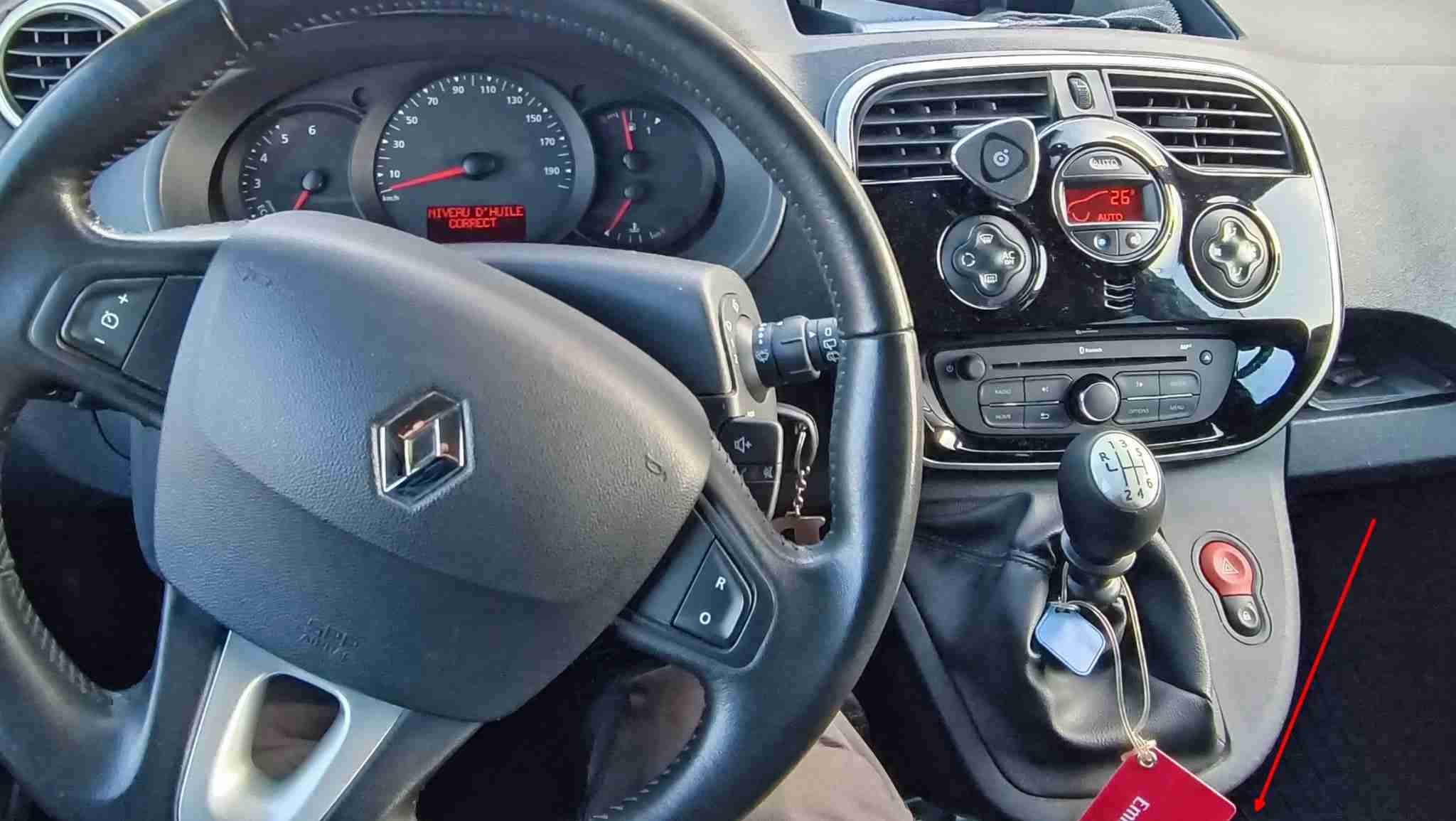 Vue de l interieur et de la console centrale d un Renault Kangoo 2
