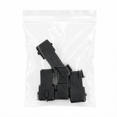 Jeu de quatre adaptateurs de connecteurs noirs dans leur sachet plastique pour kit éthanol