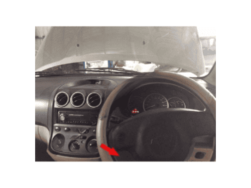 Tableau de bord d une Chevrolet Enjoy avec volant a droite pour diagnostic iCarsoft