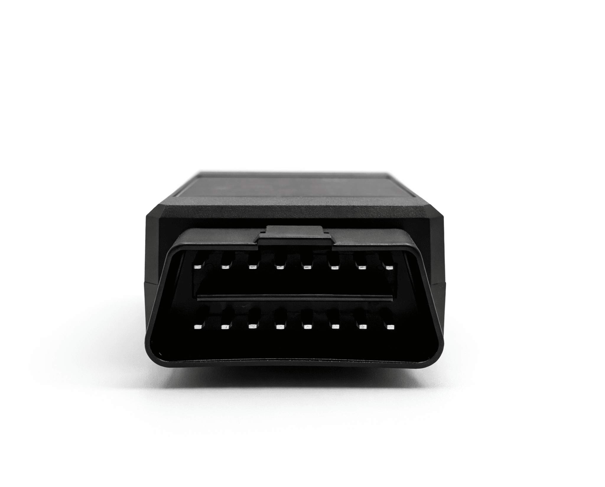 Vue de face de la prise OBD noire du module VAG Drive Box iCarsoft