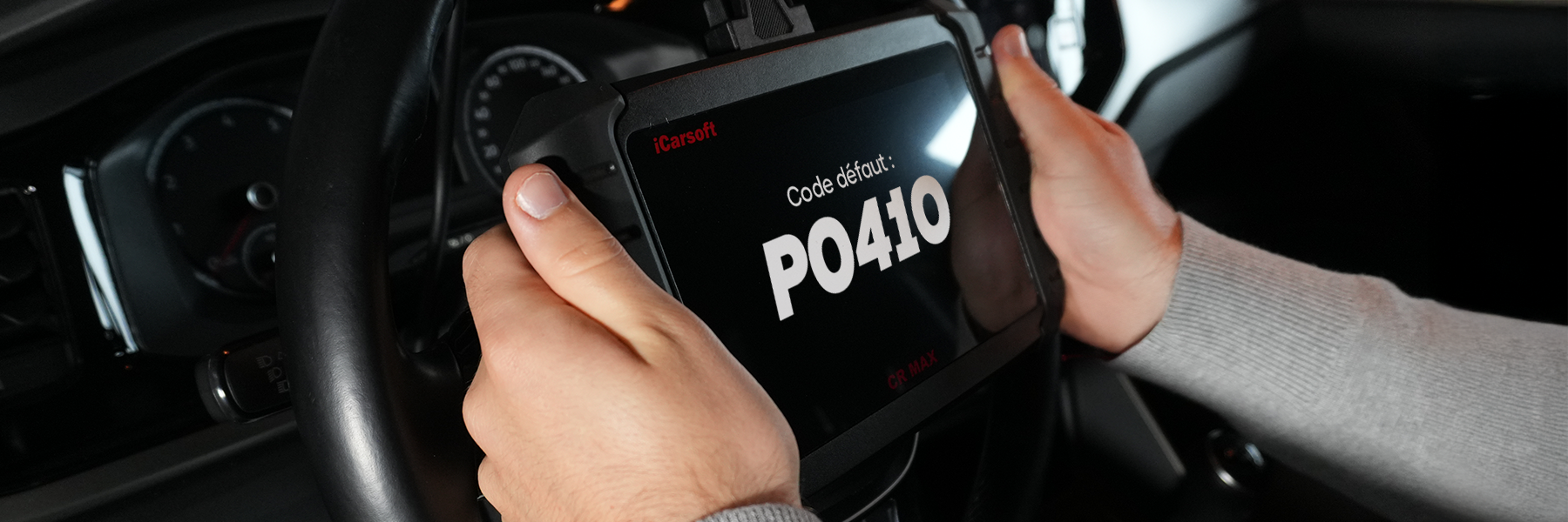 Diagnostic auto avec la valise iCarsoft CR Max affichant le code defaut P0410