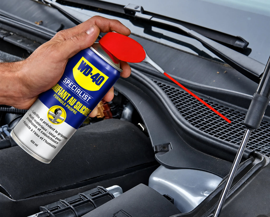 WD-40 Specialist Lubrifiant silicone pulvérisé sous le capot d’une voiture